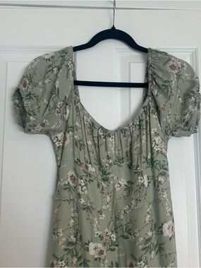Ardene Sage Green Floral Puff Sleeve Dress